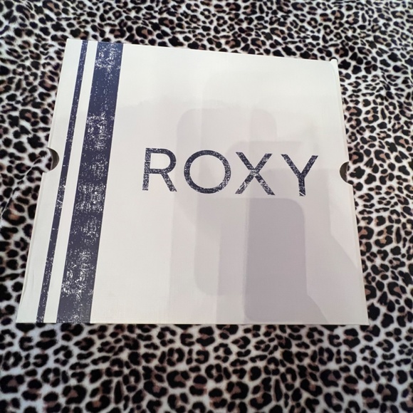 ROXY Boots - Picture 3 of 4